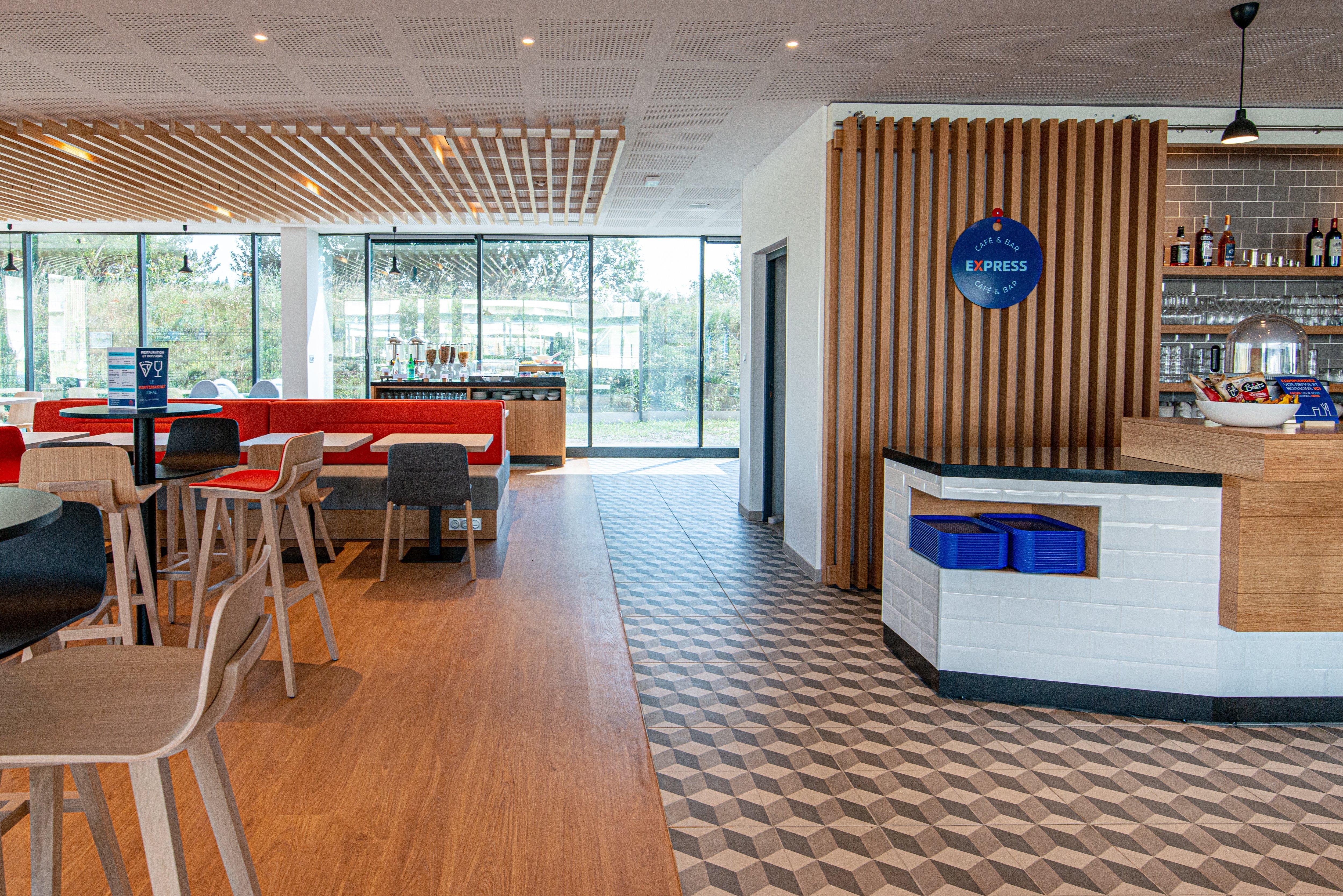 Holiday Inn Express - Bordeaux - Lormont By Ihg Exterior foto